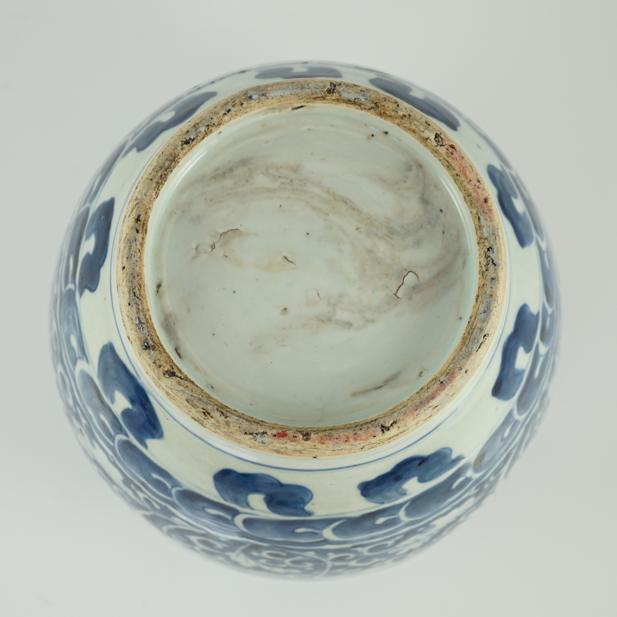 A 17th century Chinese blue and white jar, Shunzhi or Kangxi period